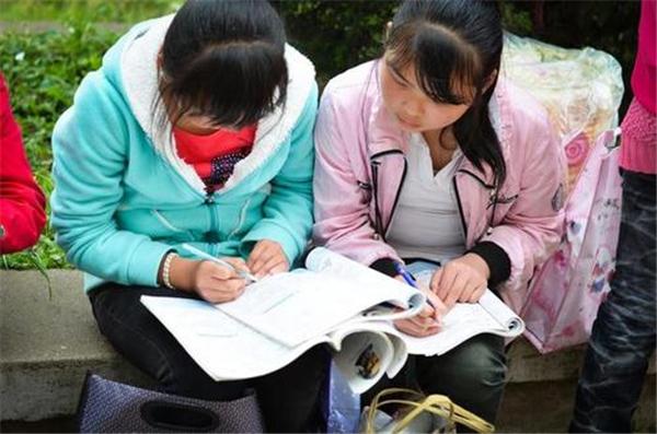 交卷前20分钟为什么不要给改答案,考试的时候改答案改对的正确率