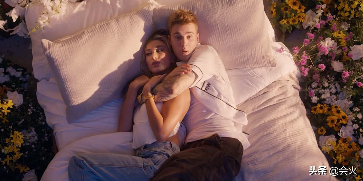 贾斯汀比伯因为哪首歌翻红,贾斯汀比伯给中国捐20万