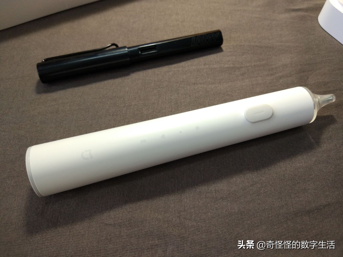 电动牙刷欧乐b牙刷测评,欧乐b电动牙刷不按刷头不转