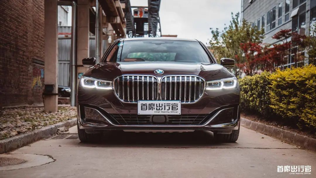 一台宝马740,一辆宝马740