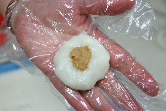 糯米糍隔夜发硬怎么补救,冰激凌糯米糍怎么做隔夜不会变硬