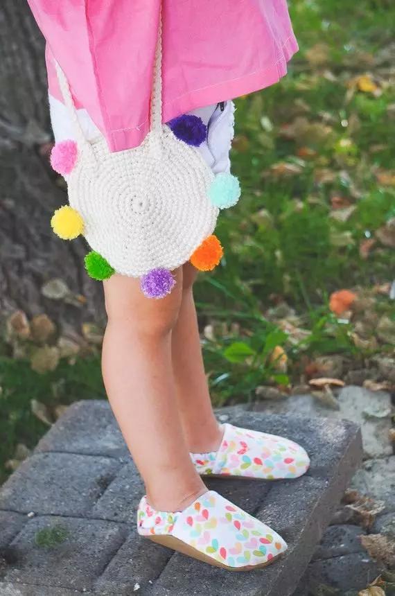 如何钩小包上的小装饰,钩个随身小包包好看