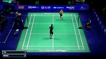 专家教你打羽毛球,专家教你运动你偏听不见