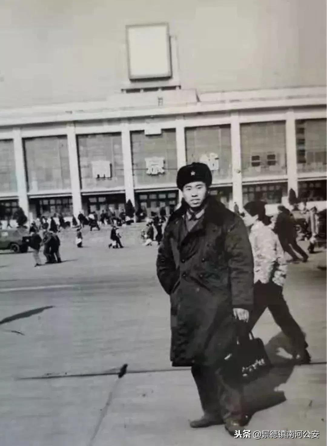 难忘军帽上的红五星