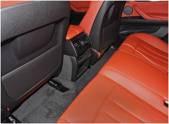 后排空间是短板吗,后排空间不算宽敞