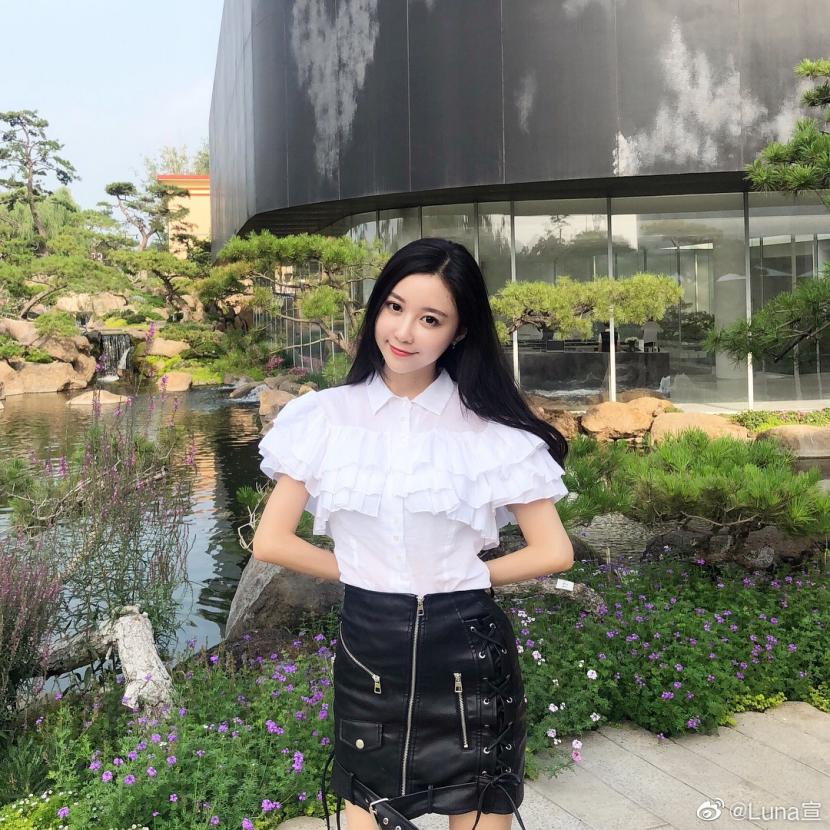 艾小羊：潘玮柏结婚，我更好奇新娘“土甜风”的衣品