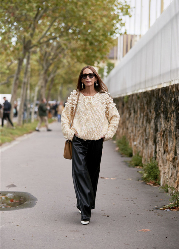 皮裤好看又显瘦舒适有型不紧绷,短皮裤穿得洋气又有范