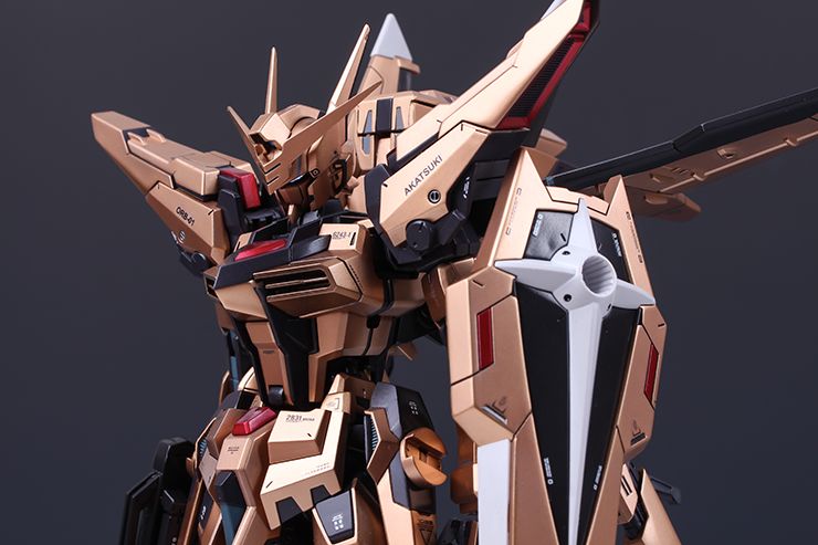 佳作：瘦脸神技，黄金拂晓高达改造