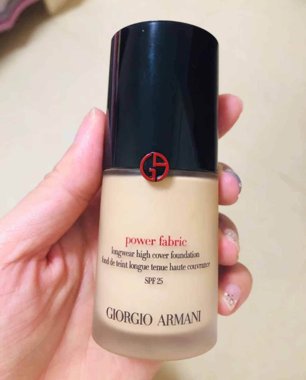 什么粉底液好用控油不脱妆不卡粉,控油粉底液和干皮粉底液