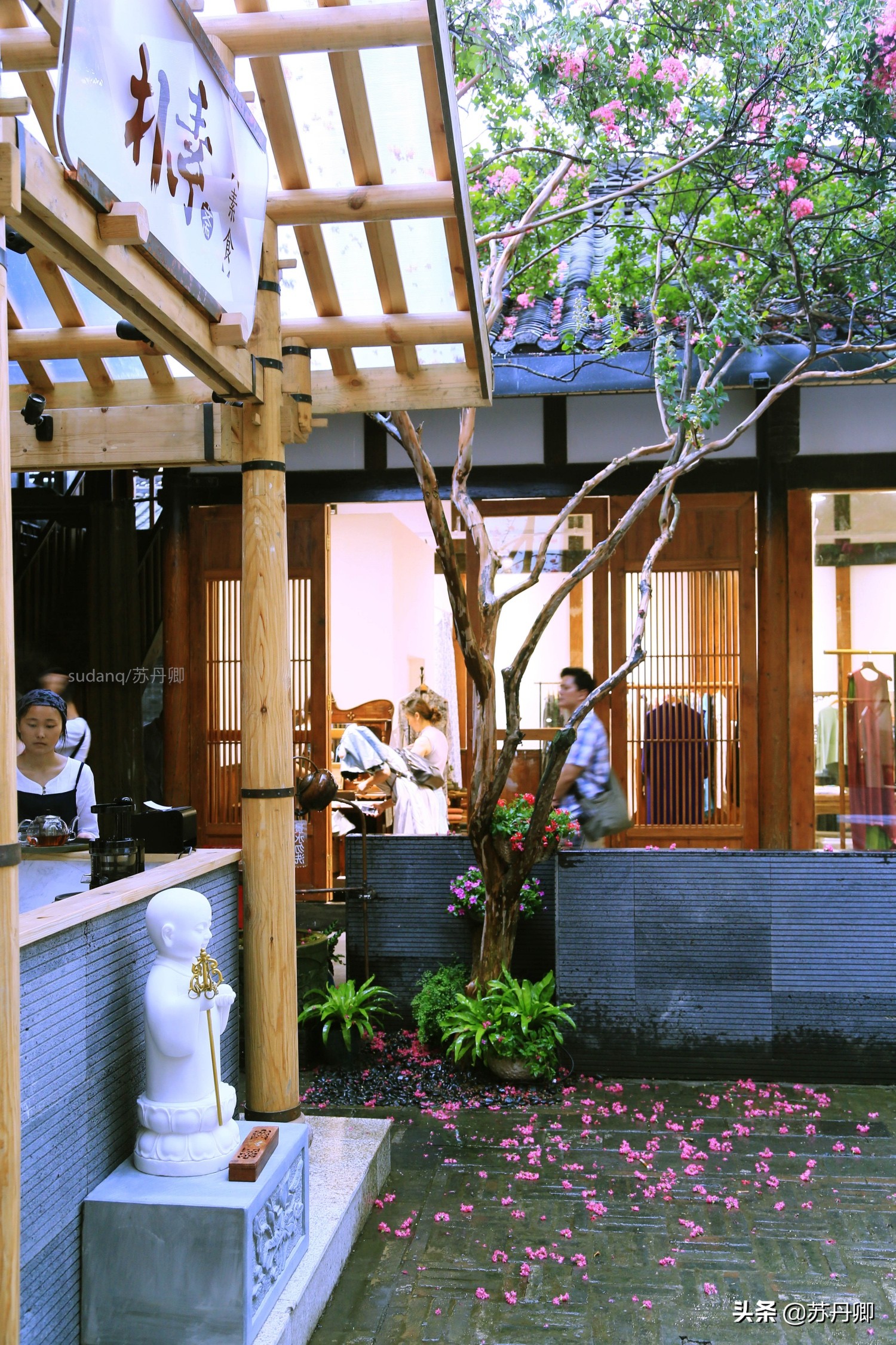 宽窄巷子只是中国2A景点，却火遍整个成都，游客去了都知道