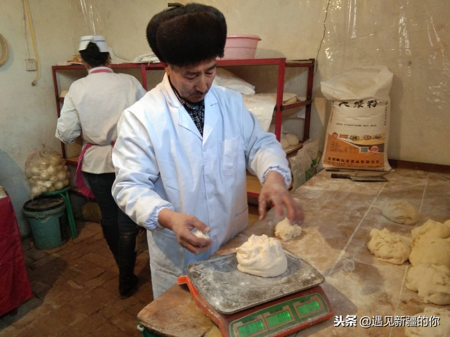 库车大馕新疆特色,库车大馕脆