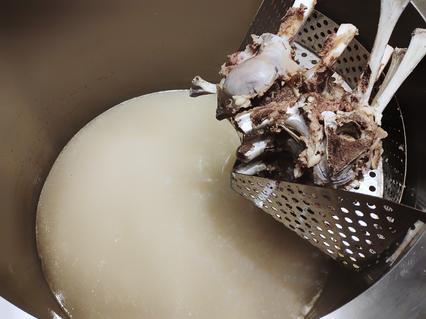 椴滅部涓栧,娣卞湷椴滅部涓栧