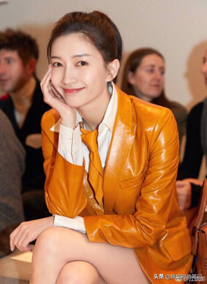 怎样分辨真假牛皮皮衣,如何鉴别皮衣是真皮还是假皮