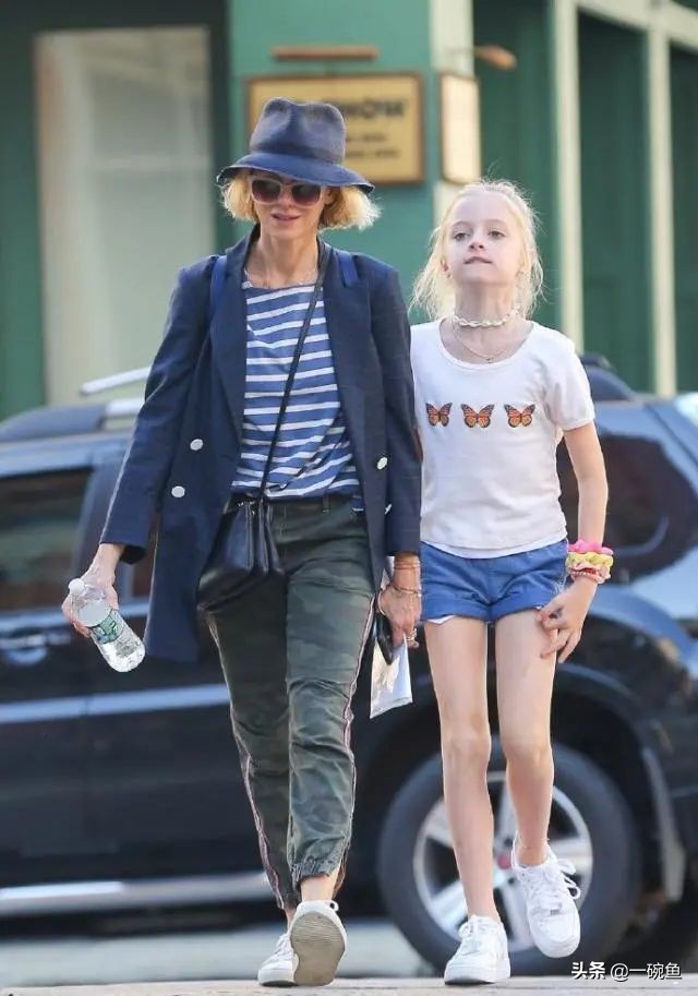 一个十几岁男孩的逆天颜值,中国12岁的逆天颜值