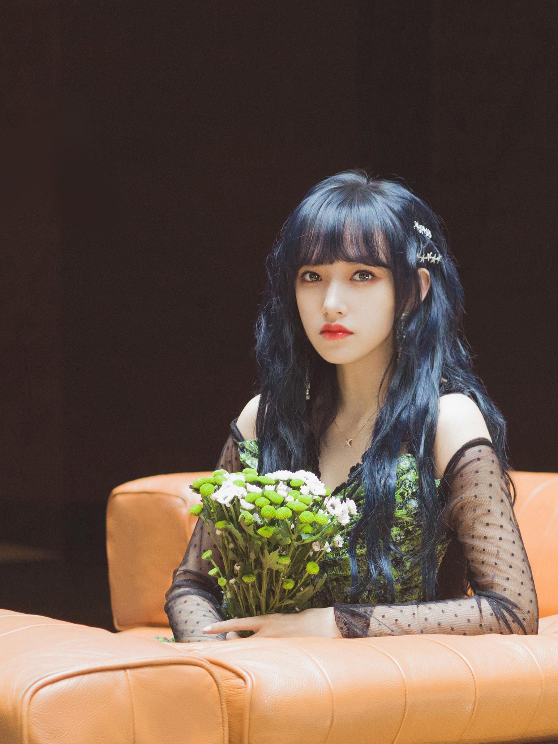 今年秋冬最火的3款卷发秒变仙女,适合30-35岁女性的卷发造型推荐