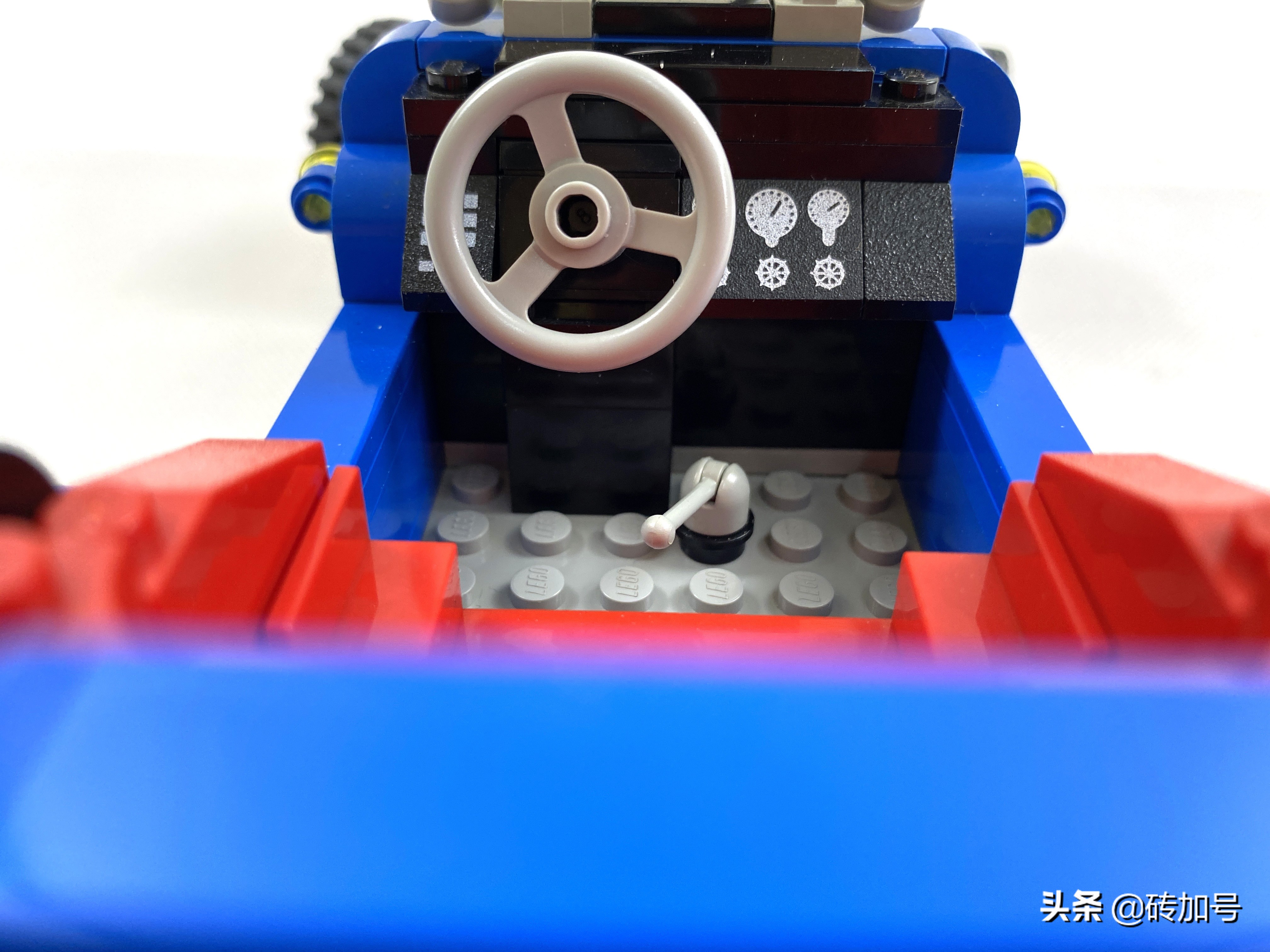 乐*官高**方出的少数几辆HotRod,借5541蓝色狂怒揭开尘封的模型小组