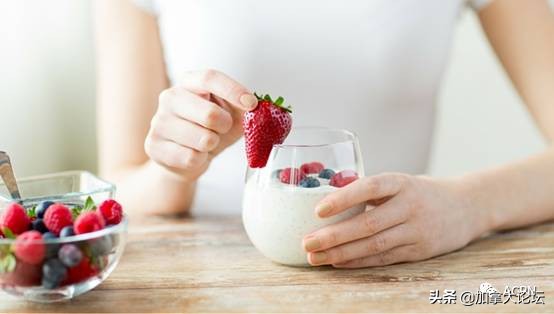 希腊酸奶为什么比普通酸奶便宜,希腊酸奶算是蛋白质吗