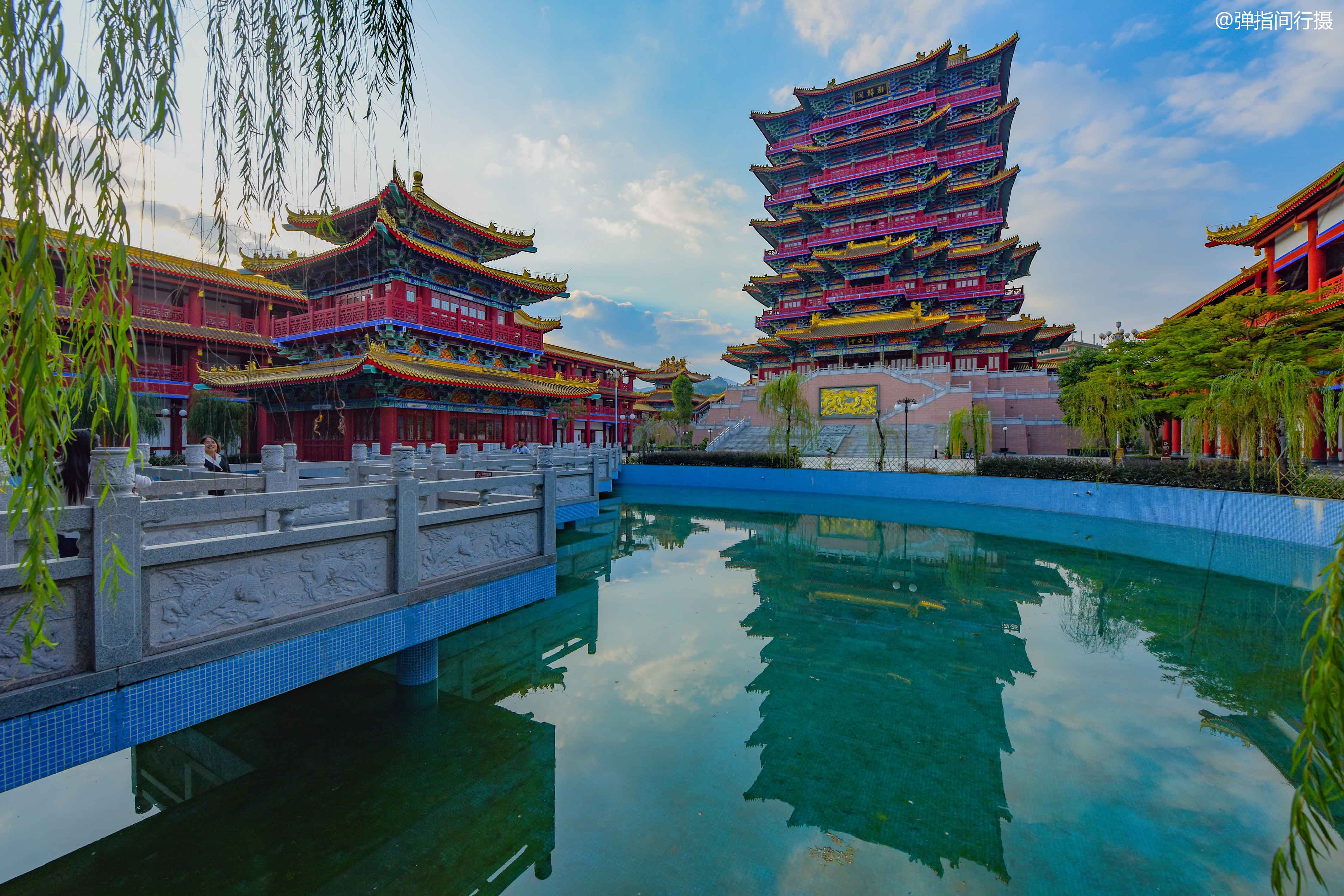 潮州版“黄鹤楼”，由中药世家斥巨资兴建，纪念一位妇幼科女医师