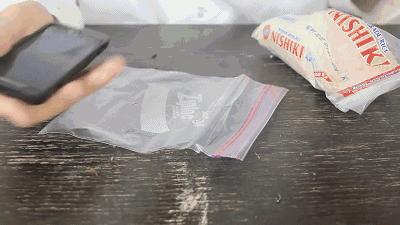 手机屏进水有水印简单的解决方法,手机进水了怎么补救最快