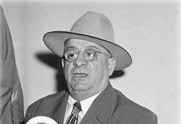 *手党黑**传奇教父+悲情烂片导演,这部电影是真正的灾难艺术品