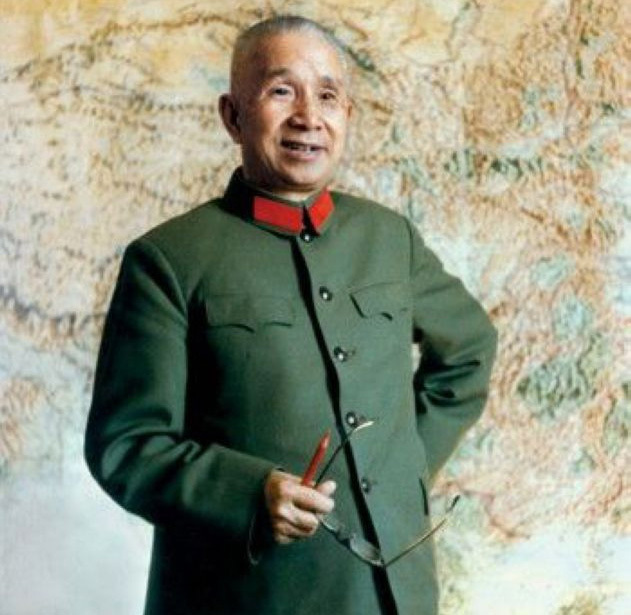 毛主席要粟裕入朝作战，粟裕因头痛错过，后才知他头里有3枚弹片