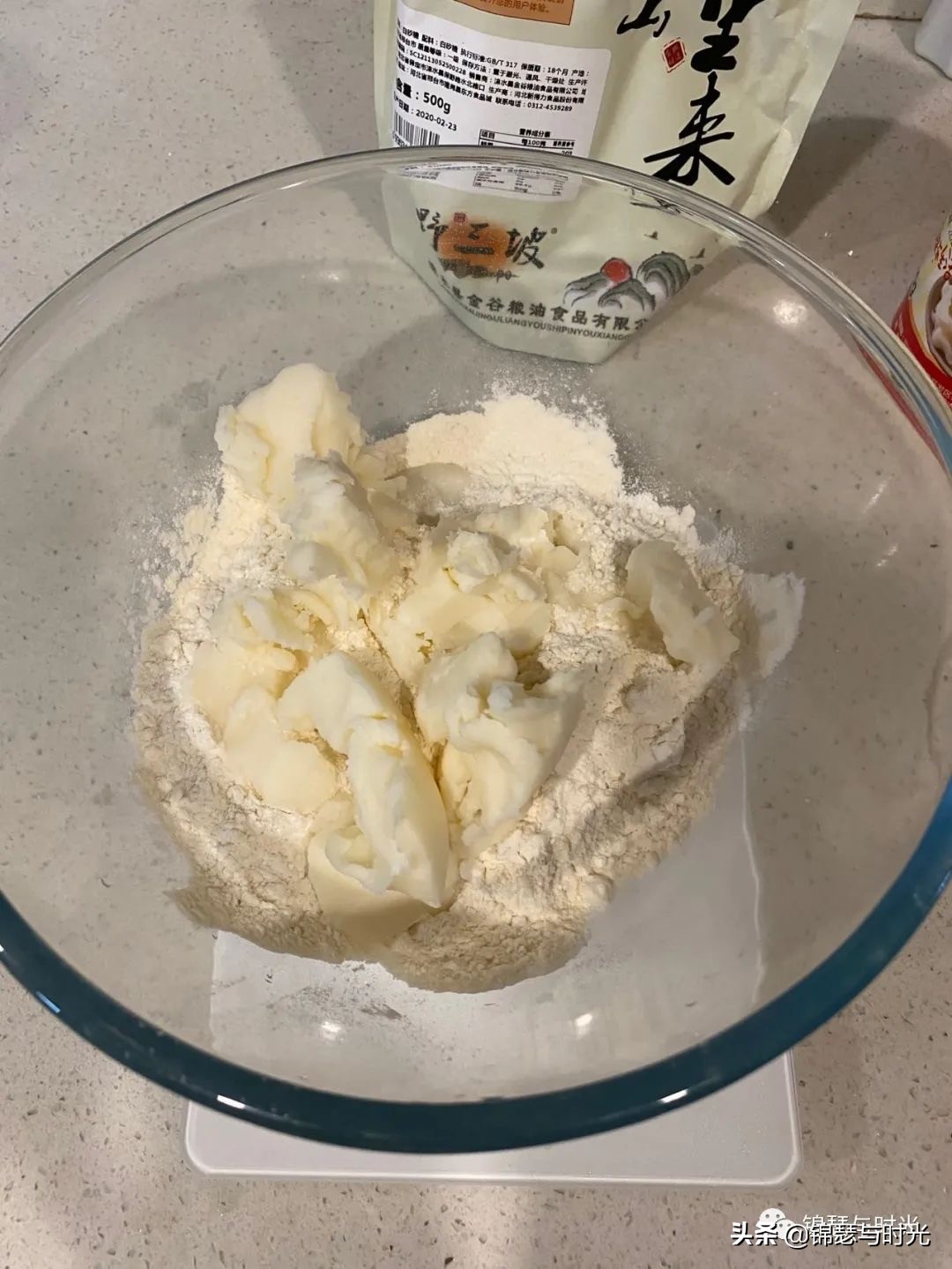 解暑点心酥皮绿豆饼,酥皮绿豆饼外酥里嫩