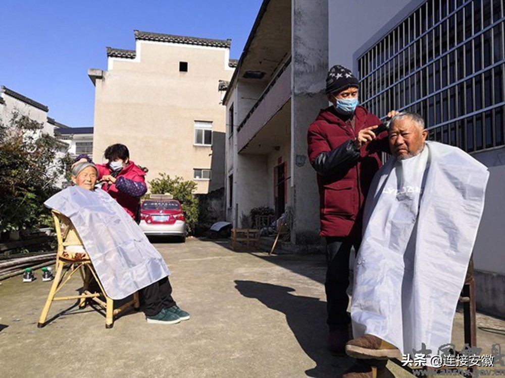 疫情期间邻里守望相助患难见真情,邻里守望温暖人心