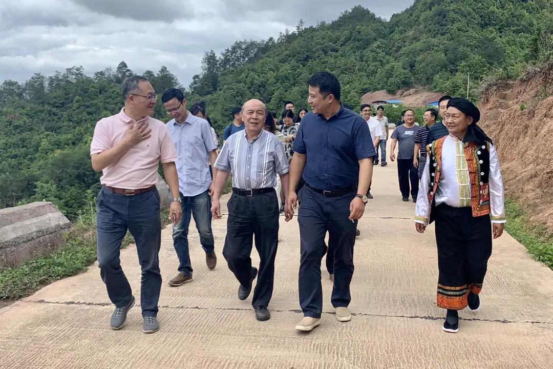 这个成绩很给力!看浙大“卡特”的扶贫担当