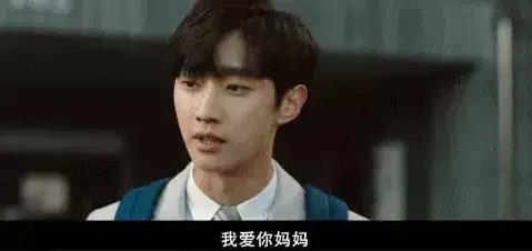 疫情期间宅在家看电视剧,疫情期间宅在家看手机