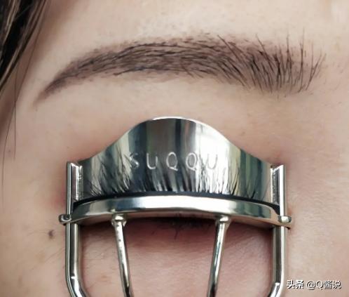 怎么用睫毛夹夹睫毛简单易学,电动睫毛夹太阳花睫毛