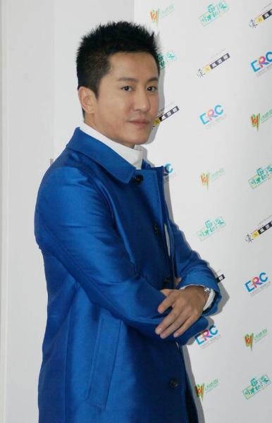 被捅三刀的明星,毛宁回应丑闻事件