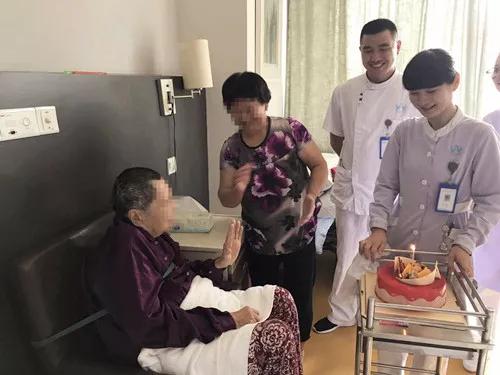 脑出血康复一年后的感言,脑出血康复者恢复正常回归社会