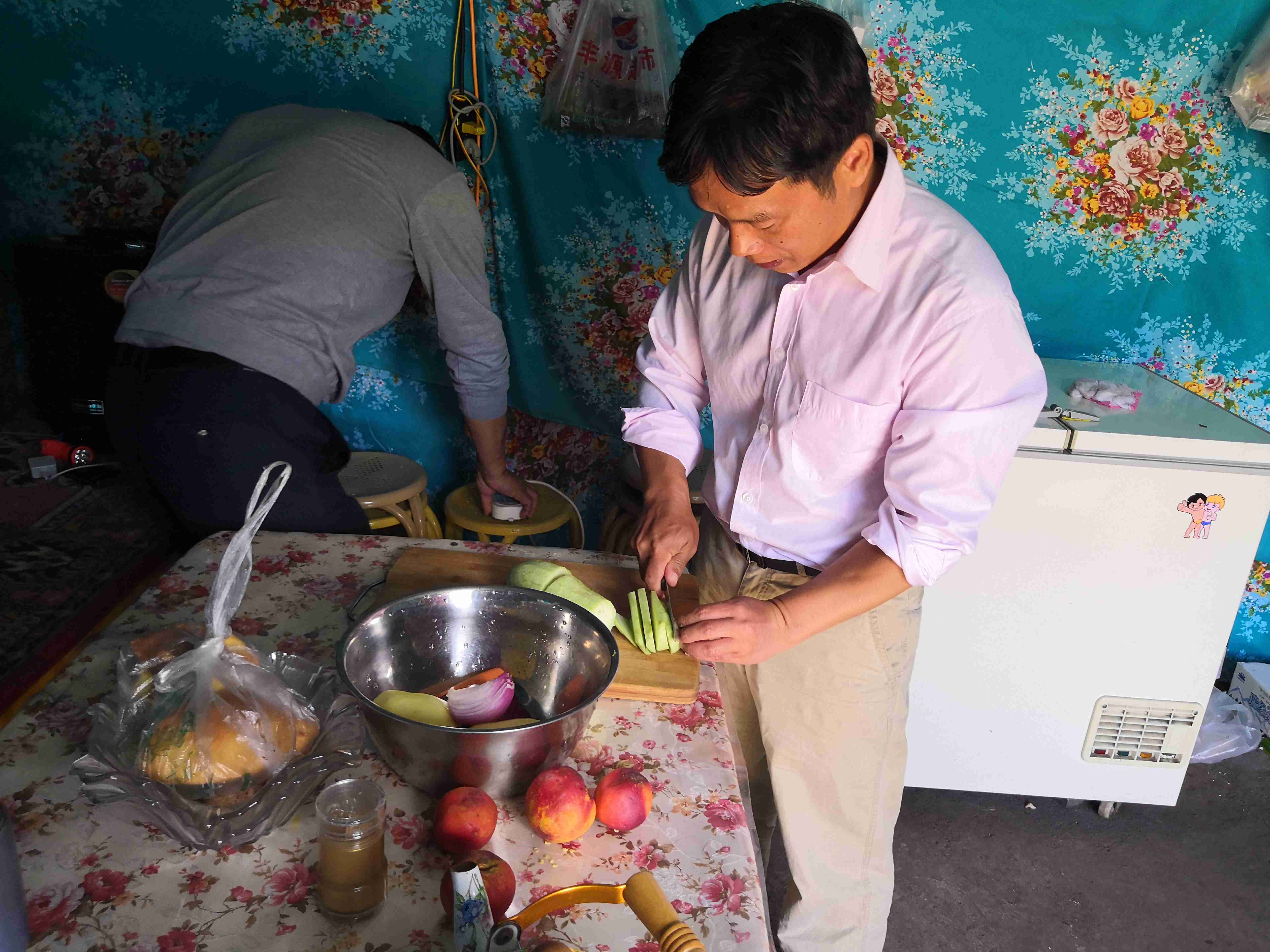 *疆新**蒙古包旅店老板,看他一天的收入多少,一个月就抵我一年工资