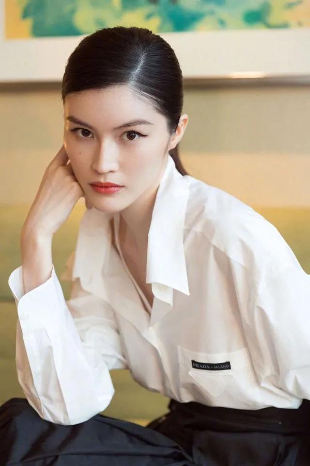 维密超模何穗健身,何穗40秒变脸