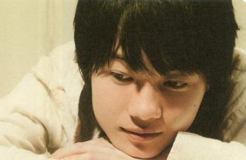 读《变身》：“我”变成了另一个人，这样活着，还不如死去