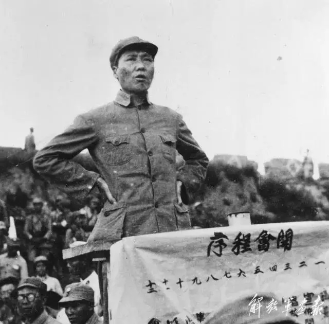 战友，毛*东泽**诗词里的那些战斗情怀，你学透了吗？