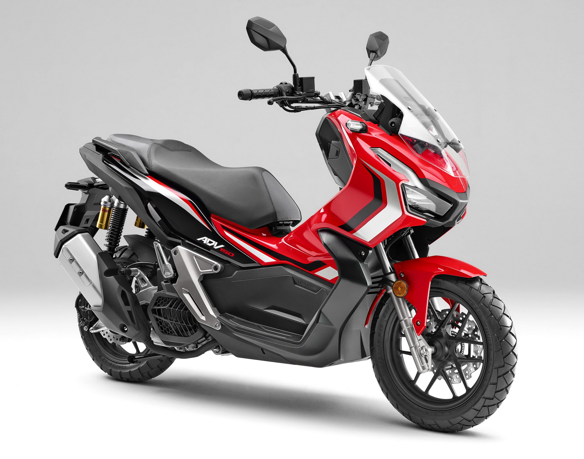 简讯三则:印尼市场搞促销的PCX、新图案泰版GD110等