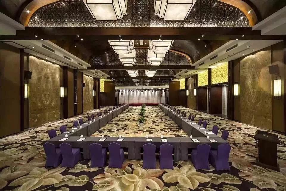 冬天怎么能少得了泡温泉,冬天泡温泉怎么不感冒