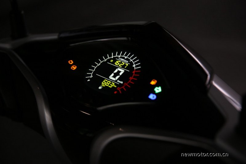 三阳fnx150踏板2021款评测,三阳fnx踏板150带人可以跑山吗