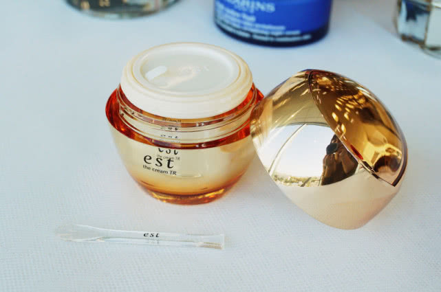 保湿面霜换季混干,换季保湿推荐用什么面霜