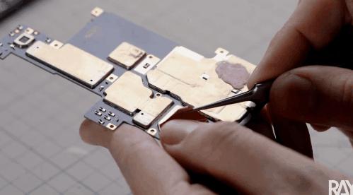 把小米铁蛋爆改成钢铁加鲁鲁的大佬,还曾把手机改造成北京城