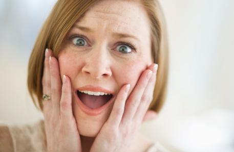 产妇脸上干燥起皮有红点怎么办,生完孩子脸上有褐斑怎么消除