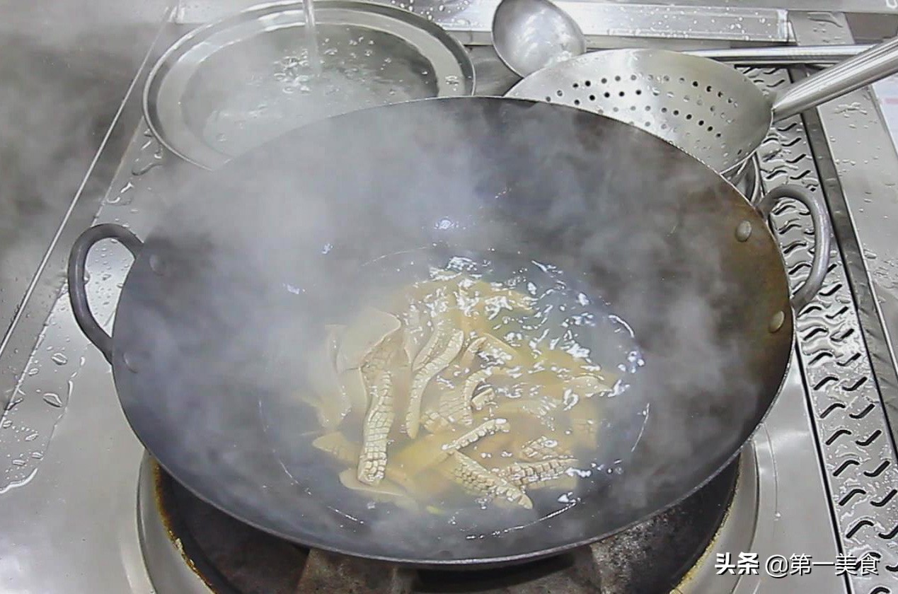 火爆腰花怎样做脆嫩无腥骚味?厨师长告诉你家常做法,简单易操作