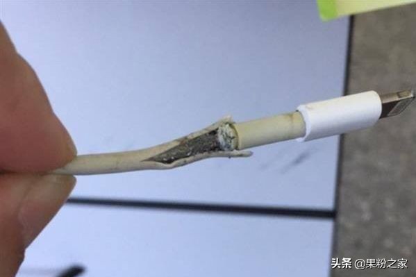 为什么iphone数据线老是接触不良,为什么iphone数据线硬