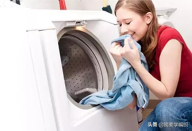 用洗衣液洗干净衣服小技巧,脏的衣服放进洗衣机就能洗干净