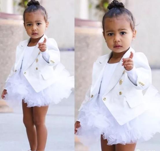 凯特夏洛特伊丽莎白对比图,凯特和女儿夏洛特