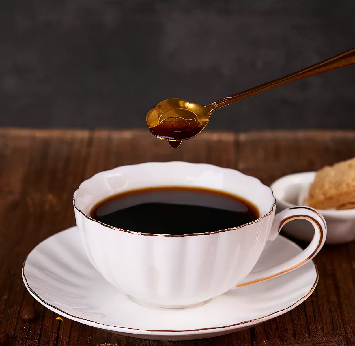 免费续杯和买一送一的区别,免费续杯有什么后果