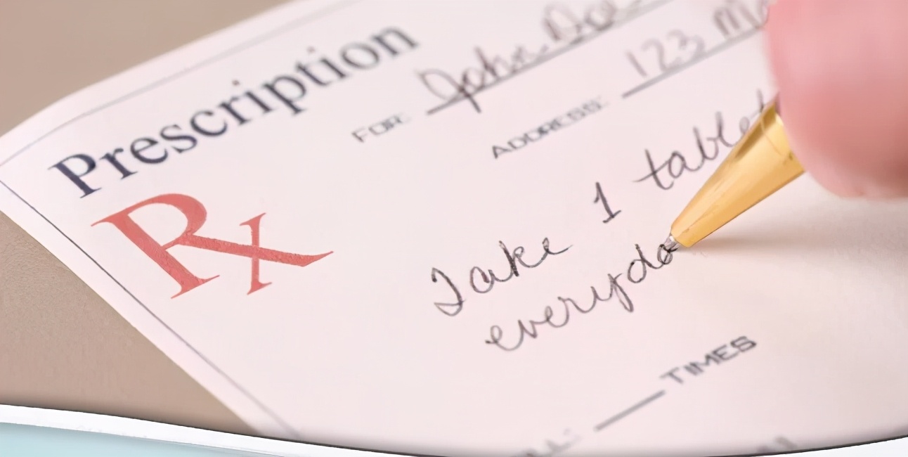 医院验血验尿科的英文,有些发烧需要打针用英语怎么说