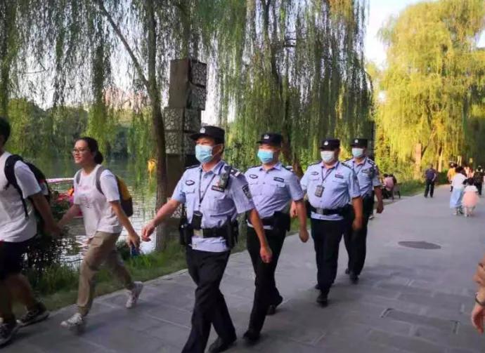 鍋囨湡鍏ㄥ競瀹夊叏鐢熶骇褰㈠娍绋冲畾,鍋囨湡骞冲畨绁ュ拰璀︽儏鍚屾瘮涓嬮檷鍥涙垚