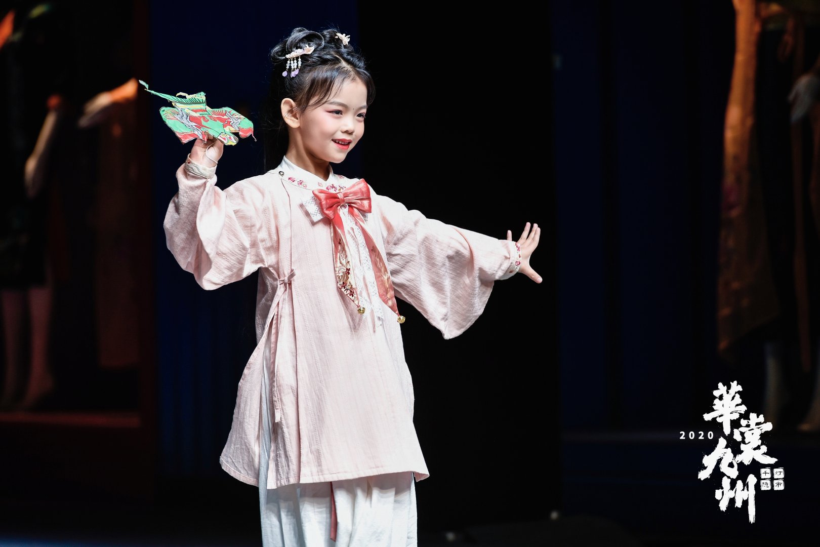 盘点那些穿上汉服的小孩子,穿汉服的小模样太可爱了